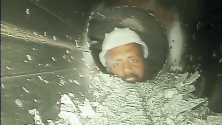 Video: První záběry zavalených dělníků v Indii